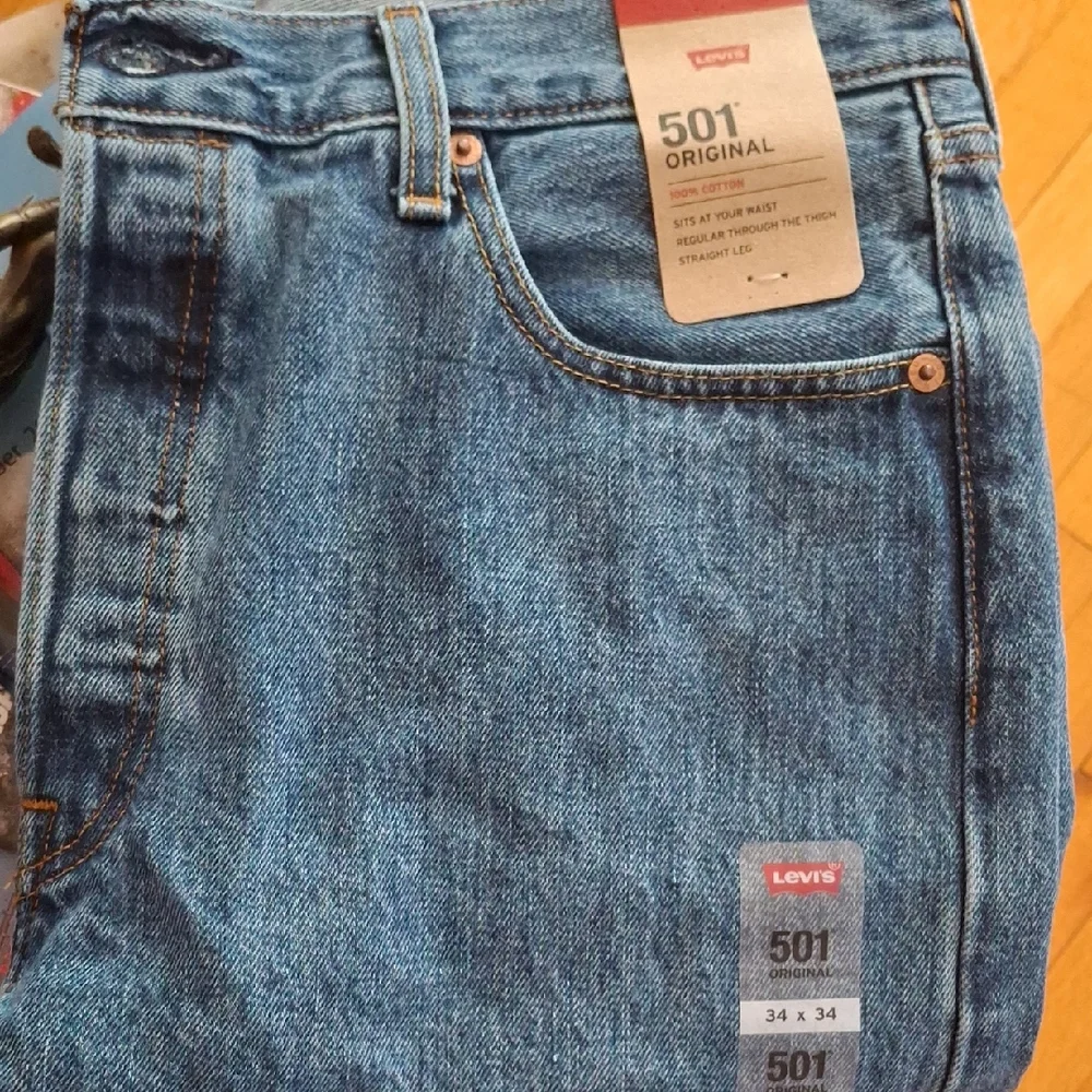 Levi's Straight Leg 501 Jeans in Medium Blue Denim - Picture 1 of 2